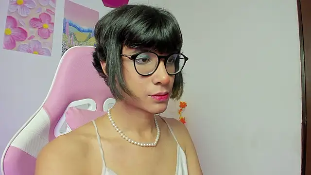 Madeline 21 online show from March 4, 2026, 5:24 am