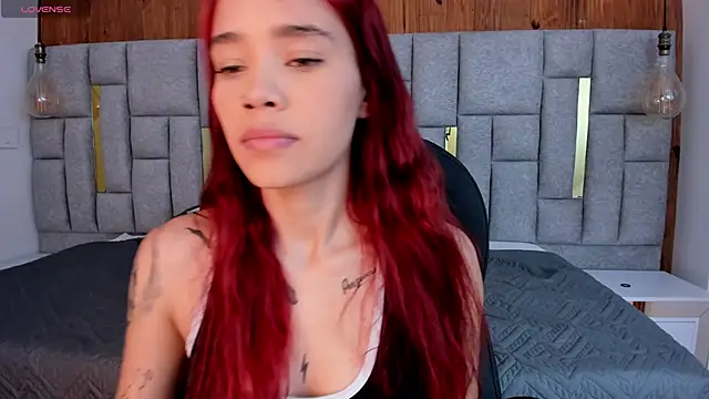 Snapshot of camilaa_smith_ chatting on March 1, 2026, 8:00 pm camilaa smith online show from March 1, 2026, 8:00 pm