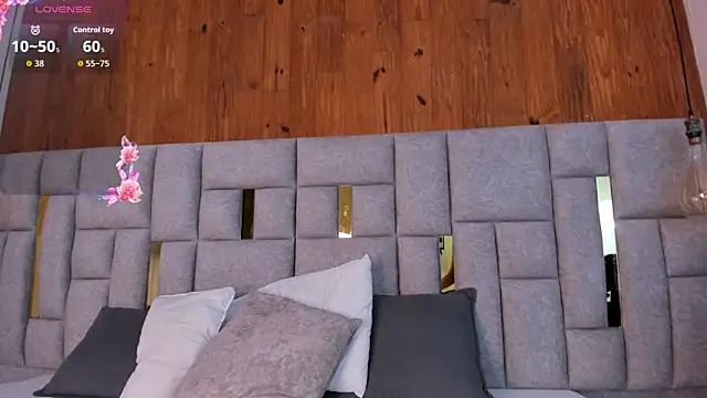 Snapshot of camilaa_smith_ chatting on March 29, 2026, 8:42 pm camilaa smith online show from March 29, 2026, 8:42 pm