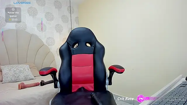 ROSEE KAYLA1 online show from May 26, 2026, 2:40 am