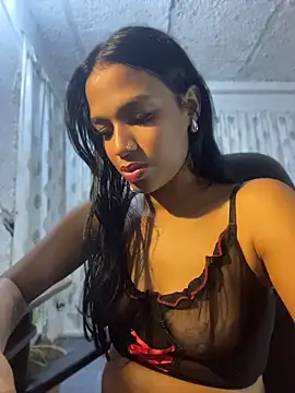 FlorSalvaje  online show from May 15, 2026, 12:39 am