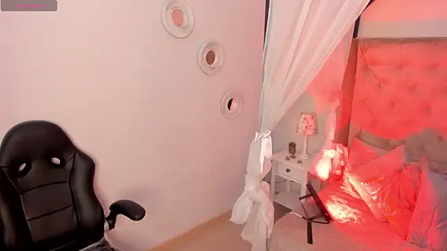 Raven Dooll online show from March 26, 2026, 10:15 pm