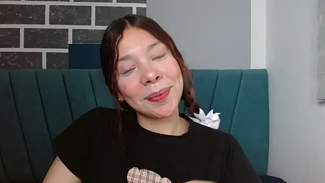 Sweet kitty 05 online show from May 5, 2026, 12:40 am