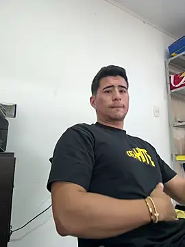 David-latinlover online show from April 24, 2026, 3:03 pm