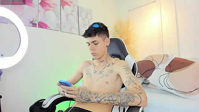 Snapshot of Tommy_valverde chatting on March 20, 2026, 7:08 pm Tommy valverde online show from March 20, 2026, 7:08 pm