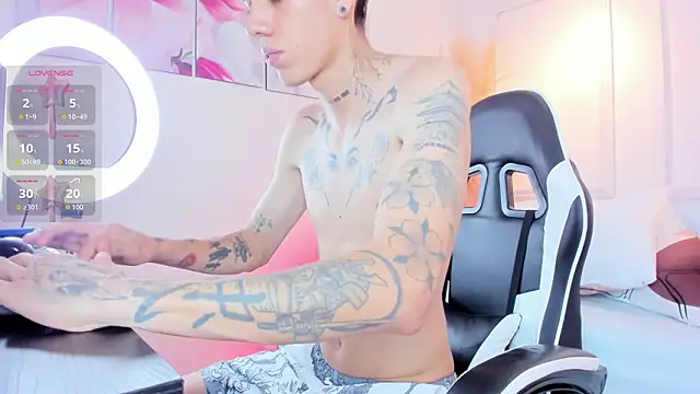 Snapshot of Tommy_valverde chatting on March 25, 2026, 7:20 pm Tommy valverde online show from March 25, 2026, 7:20 pm