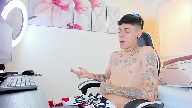 Snapshot of Tommy_valverde chatting on April 13, 2026, 6:35 pm Tommy valverde online show from April 13, 2026, 6:35 pm