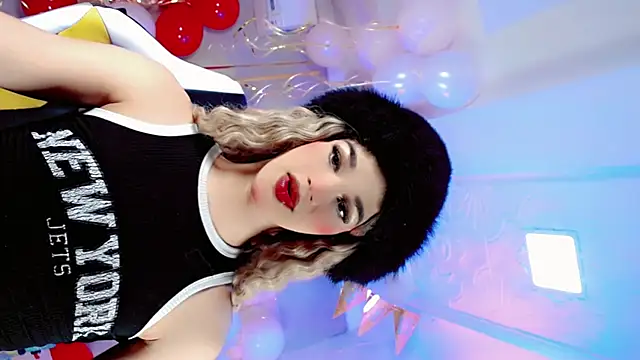 Snapshot of Sophiaa_doll_ chatting on April 26, 2026, 4:32 am Sophiaa doll online show from April 26, 2026, 4:32 am
