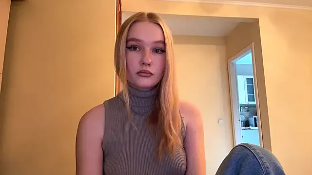 Snapshot of RimyPlaza chatting on April 6, 2026, 4:21 am RimyPlaza online show from April 6, 2026, 4:21 am