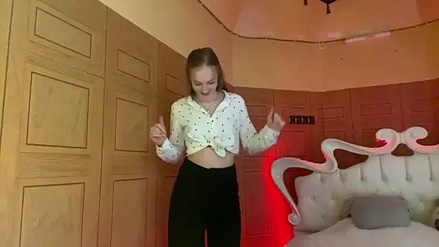 Anika Socutehe online show from March 5, 2026, 12:12 pm