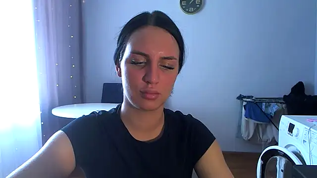 imvika online show from April 23, 2026, 3:52 am