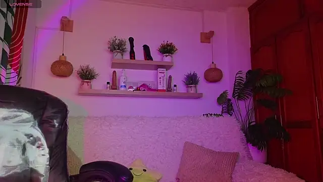 nikolwalter  online show from June 30, 2026, 1:17 am