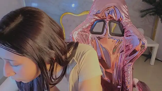 Snapshot of moraa_s chatting on March 15, 2026, 12:33 pm moraa s online show from March 15, 2026, 12:33 pm