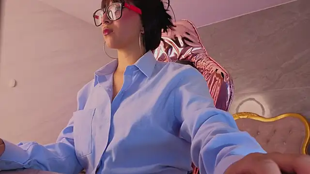 Snapshot of moraa_s chatting on April 2, 2026, 3:26 am moraa s online show from April 2, 2026, 3:26 am