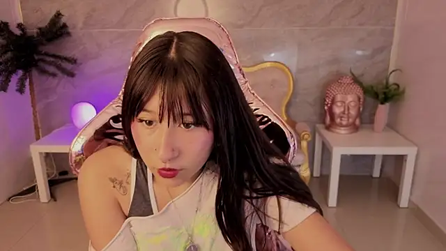 Snapshot of moraa_s chatting on April 9, 2026, 3:17 am moraa s online show from April 9, 2026, 3:17 am