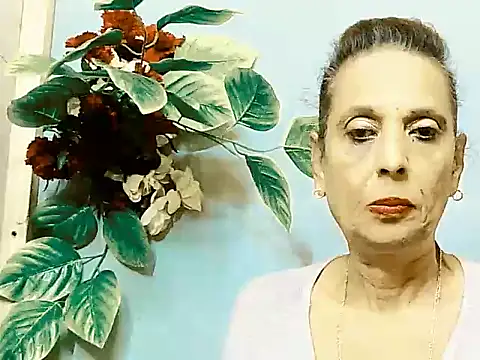 Hot queen58 online show from May 22, 2026, 6:20 am