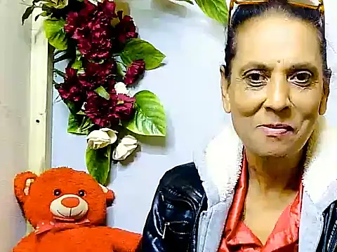 Hot queen58 online show from June 10, 2026, 6:01 am