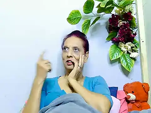 Hot queen58 online show from June 25, 2026, 5:12 am