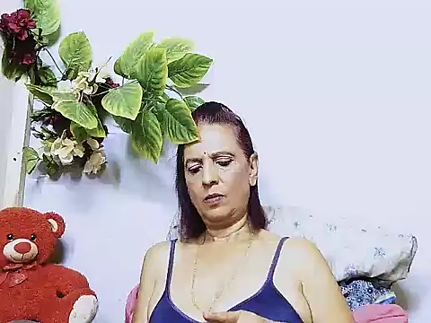 Hot queen58 online show from July 9, 2026, 5:39 pm