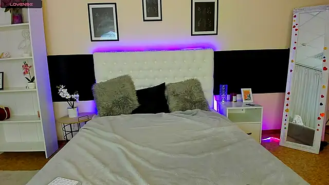 DellaRows online show from May 24, 2026, 5:45 am