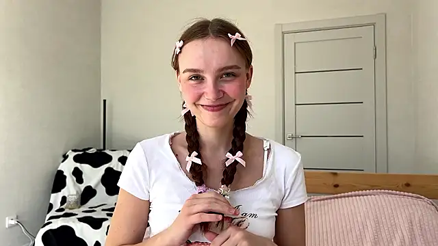 Lolatatee online show from March 12, 2026, 11:16 am