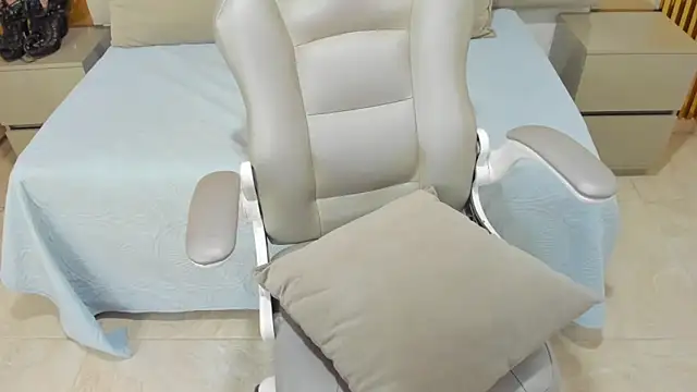 Snapshot of Hanna_irfan chatting on April 6, 2026, 12:30 am Hanna irfan online show from April 6, 2026, 12:30 am