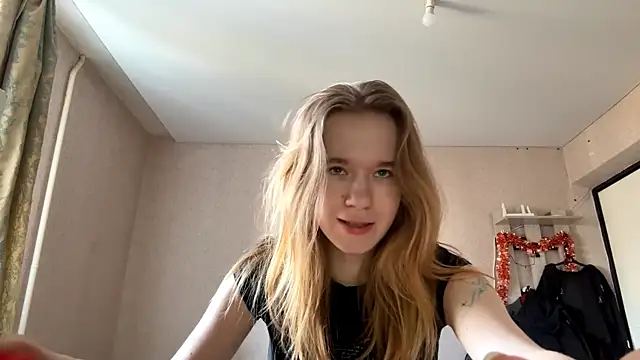 Snapshot of LeomaJee chatting on April 14, 2026, 11:27 am LeomaJee online show from April 14, 2026, 11:27 am