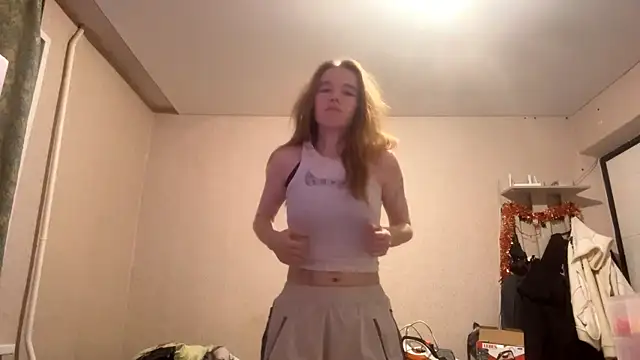 Snapshot of LeomaJee chatting on April 15, 2026, 7:58 pm LeomaJee online show from April 15, 2026, 7:58 pm