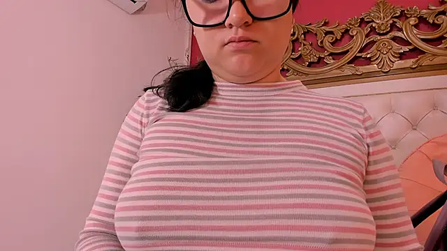 Snapshot of AllyRoux chatting on April 29, 2026, 11:58 am AllyRoux online show from April 29, 2026, 11:58 am