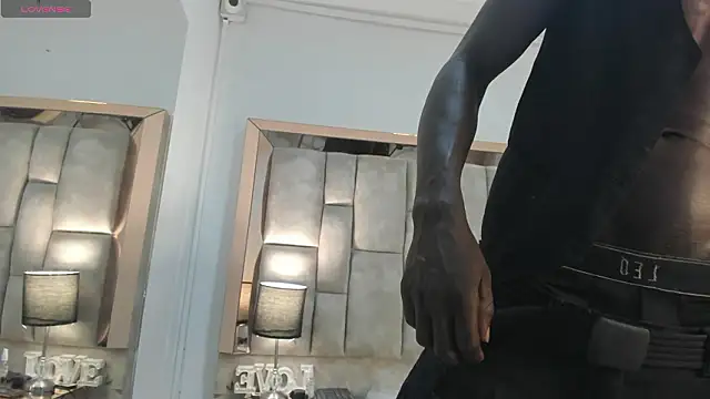 Titan Moreno  online show from March 28, 2026, 12:05 pm