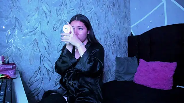 Snapshot of eilen_pink chatting on April 11, 2026, 1:15 pm eilen pink online show from April 11, 2026, 1:15 pm