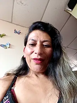 Lucia Rios online show from April 19, 2026, 6:10 pm