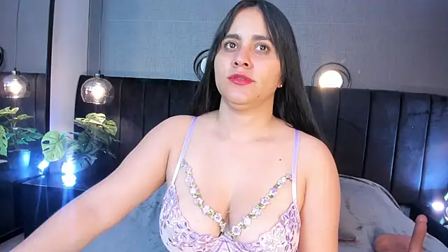 Snapshot of alejandra__garcia chatting on April 19, 2026, 9:39 pm alejandra garcia online show from April 19, 2026, 9:39 pm