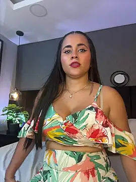 Snapshot of alejandra__garcia chatting on May 8, 2026, 3:12 am alejandra garcia online show from May 8, 2026, 3:12 am