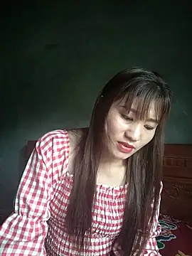 Snapshot of Lilinn_ chatting on March 5, 2026, 4:08 am Lilinn online show from March 5, 2026, 4:08 am