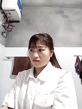 Snapshot of Lilinn_ chatting on March 8, 2026, 5:44 am Lilinn online show from March 8, 2026, 5:44 am