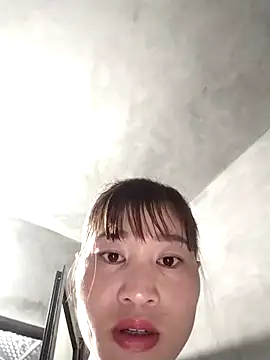 Snapshot of Lilinn_ chatting on March 10, 2026, 11:21 pm Lilinn online show from March 10, 2026, 11:21 pm