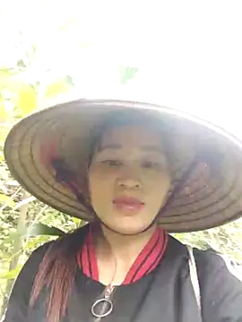 Snapshot of Lilinn_ chatting on March 23, 2026, 3:43 am Lilinn online show from March 23, 2026, 3:43 am