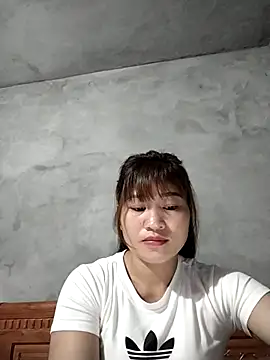 Snapshot of Lilinn_ chatting on March 24, 2026, 10:48 pm Lilinn online show from March 24, 2026, 10:48 pm