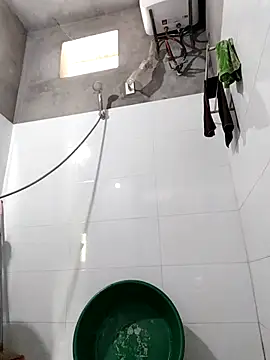 Snapshot of Lilinn_ chatting on April 6, 2026, 4:32 am Lilinn online show from April 6, 2026, 4:32 am