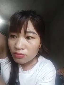 Snapshot of Lilinn_ chatting on May 31, 2026, 11:28 pm Lilinn online show from May 31, 2026, 11:28 pm