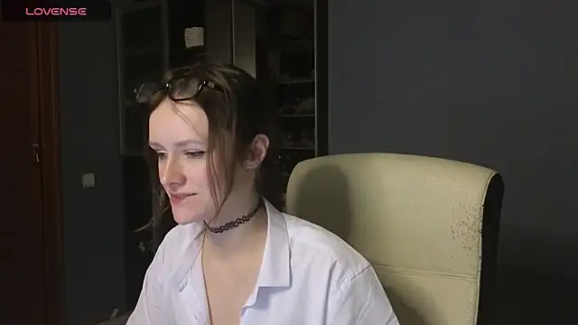 Tender Swan online show from March 13, 2026, 10:05 pm