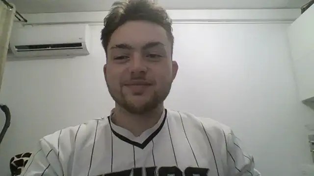 Snapshot of rickmorris08 chatting on March 1, 2026, 11:07 pm rickmorris08 online show from March 1, 2026, 11:07 pm