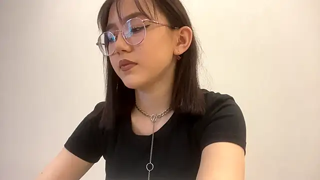 Snapshot of SolvedGlobe chatting on February 28, 2026, 1:34 pm SolvedGlobe online show from February 28, 2026, 1:34 pm