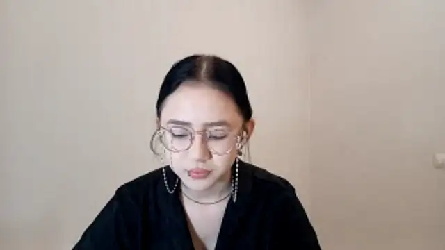Snapshot of SolvedGlobe chatting on April 25, 2026, 1:03 pm SolvedGlobe online show from April 25, 2026, 1:03 pm