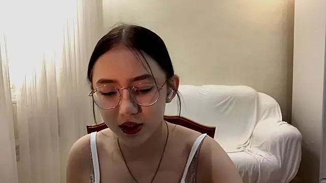 Snapshot of SolvedGlobe chatting on May 27, 2026, 1:08 pm SolvedGlobe online show from May 27, 2026, 1:08 pm