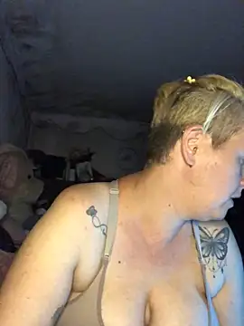 SofiaAmour online show from June 16, 2026, 6:43 pm