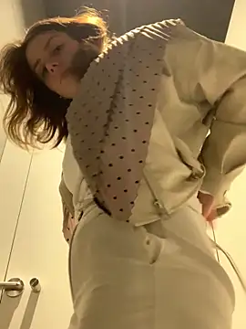 VelvetChloe online show from April 13, 2026, 2:11 pm