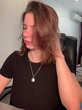 VelvetChloe online show from April 15, 2026, 9:49 am