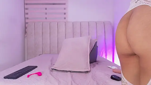 sofi velezz online show from March 15, 2026, 12:00 pm